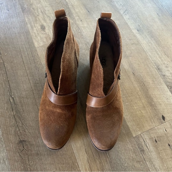 UGG Wright Chestnut Suede Belted Ankle Boots - Picture 3 of 10